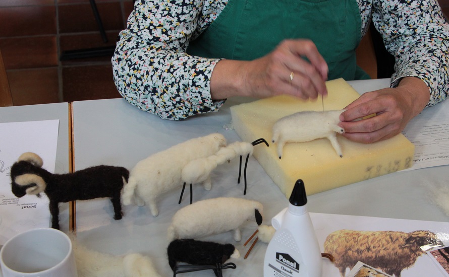 Workshop "Tiere filzen" beim LEA-Mitmachtag in Puschendorf